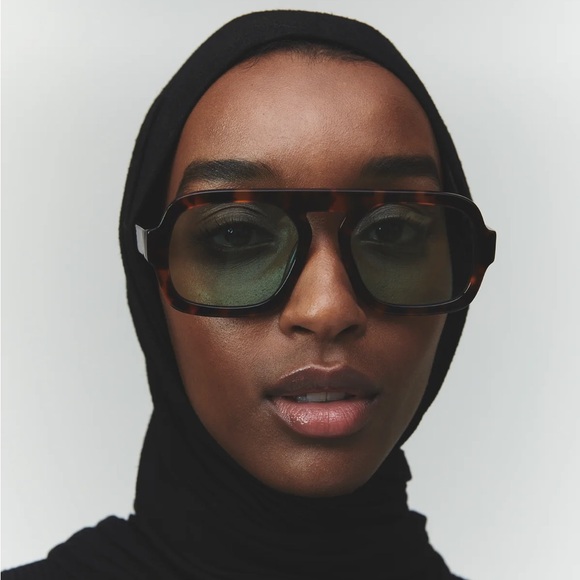 Elisa Johnson Sunglasses - Jane in Brown Tortoise - Picture 2 of 6